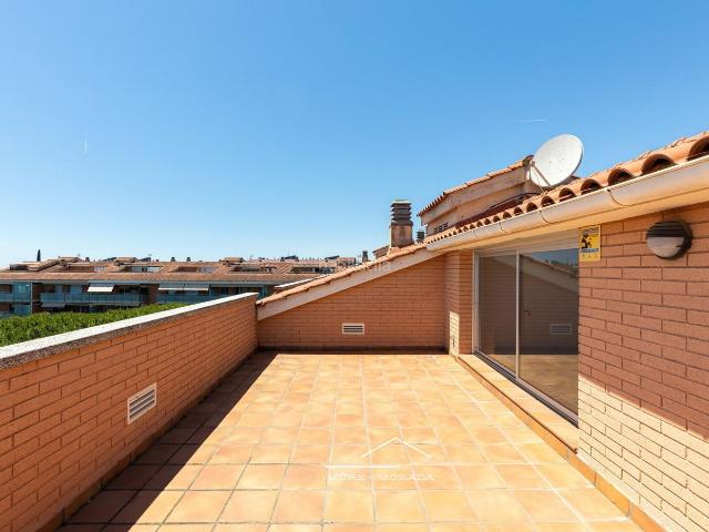 Ático en venta en Gavà, Gava Mar. Espectacular Ático dúplex con terraza y vistas abiertas al mar. Áticos.