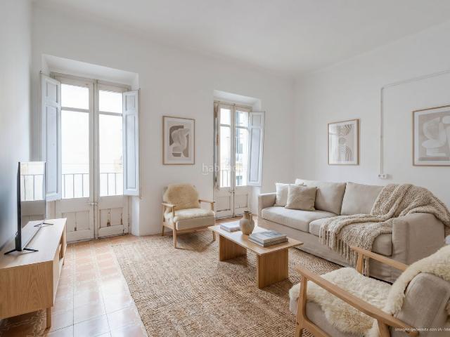 Ático en venta en Girona, Centre Barri Vell. Piso en venta en el Barri Vell con 3 habitaciones, para reformar, Girona. Áticos.