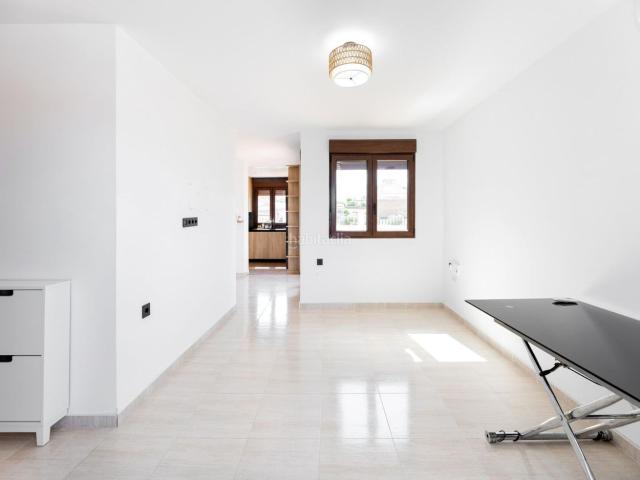 Ático en venta en Gójar. ÁTICO DE 3 HABITACIONES CON VISTAS PANORÁMICAS A SIERRA NEVADA. Áticos.