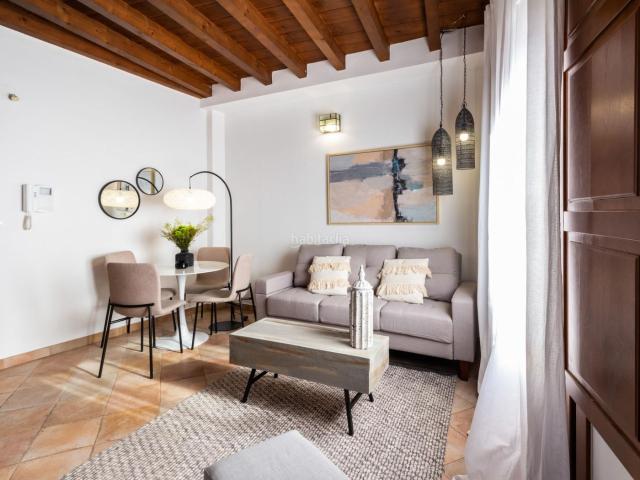 Ático en venta en Granada, San Ildefonso. Ático con encanto junto Hospital Real de Granada. Áticos.
