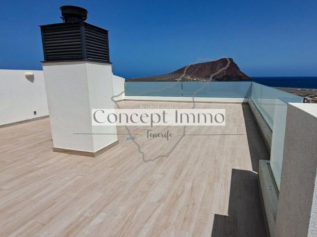 Ático en venta en Granadilla de Abona, Los Abrigos. Ático a estrenar con 2 dormitorios, amplia terraza en la azotea con vistas al mar, 200m de la playa!. Áticos Granadilla de.