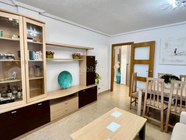 Ático en venta en Guardamar del Segura, Las Viñas. Áticodúplex moderno de lujo junto al mar, con cuatro dormitorios, dos salones, dos terrazas y garaje. Áticos Guardamar del.