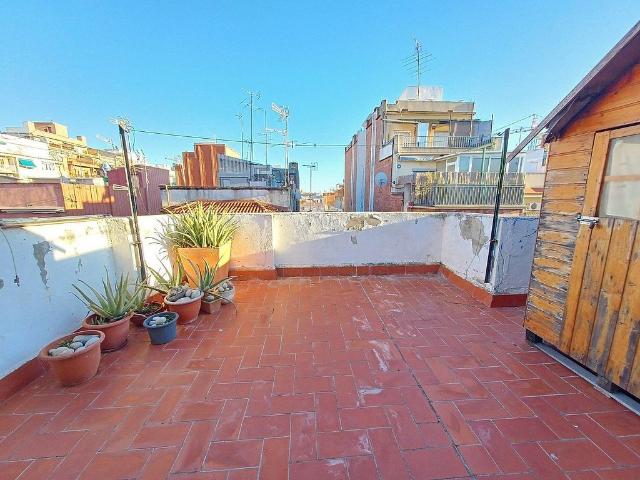 Ático en venta en Hospitalet de Llobregat, L´, de 40 m² 2 habitaciones por 135.000