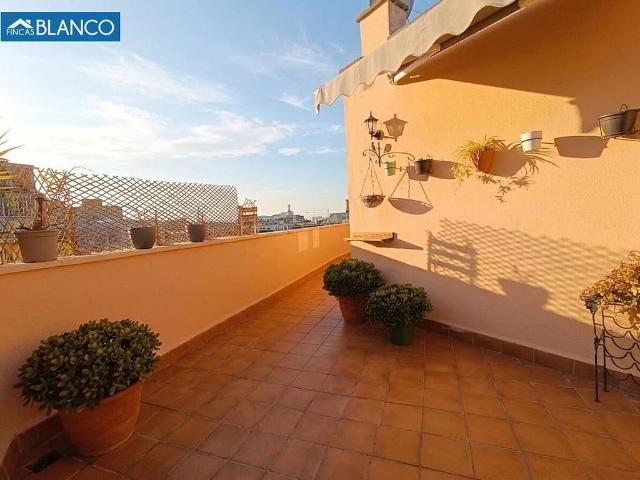 Ático en venta en Hospitalet de Llobregat, L´, de 65 m² 3 habitaciones por 325.000