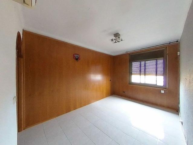 Ático en venta en Hospitalet de Llobregat, L´, de 68 m² 3 habitaciones por 136.000