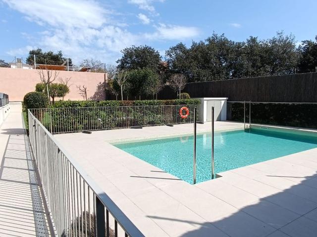 Ático en venta en Hospitalet de Llobregat L´, Sanfeliu. Ático con espectacular terraza privada y vistas al mar en L'Hospitalet, junto a Esplugues!. Áticos Hospitalet de Llobregat.