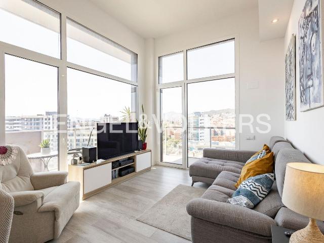 Ático en venta en Hospitalet de Llobregat L´, Sanfeliu. Exclusivo ático en planta 13 con impresionantes vistas panorámicas. Áticos Hospitalet de Llobregat.