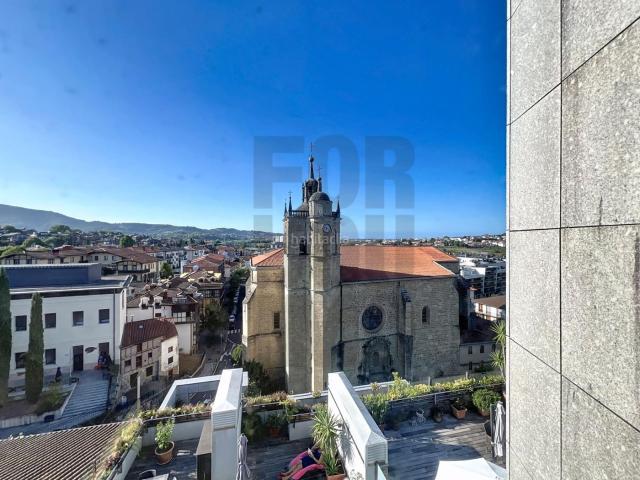 Ático en venta en Irun, Centro Mendibil Santiago. Espectacular Ático en el Corazón de Irun con Espectacular Terraza. Áticos.