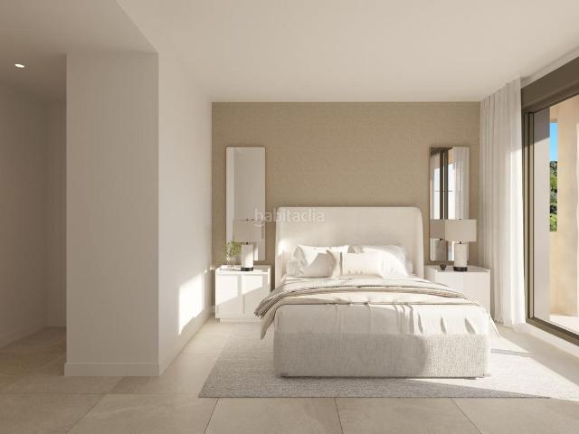 Ático en venta en La Alcaidesa. Ático de obra nueva en La Alcaidesa con jardín, terraza y excelentes zonas comunes. Áticos La.