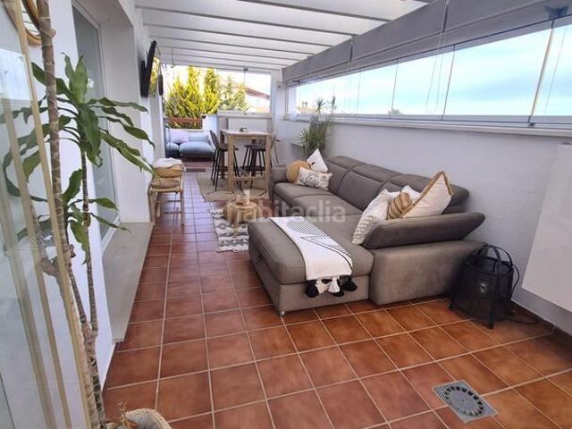 Ático en venta en La Alcaidesa. Ático primera línea de GolfJunto Casa Club de Golf La Hacienda. Áticos La.