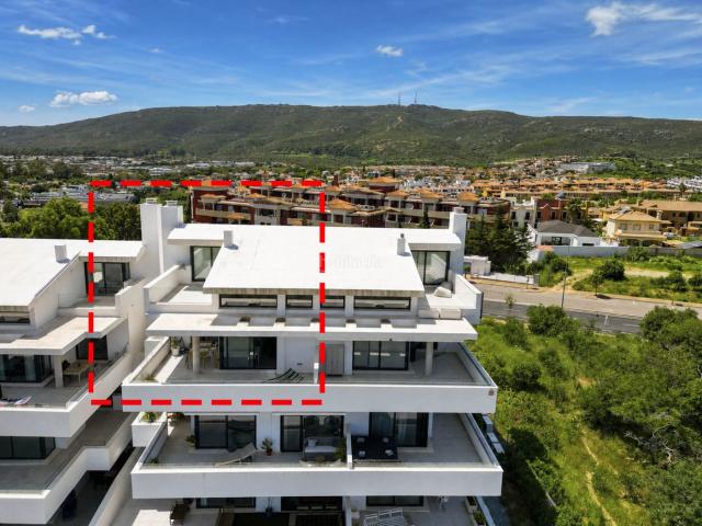Ático en venta en La Alcaidesa. EXCLUSIVO ÁTICO DÚPLEX CON VISTAS IMPRESIONANTES AL MAR EN LA ALCAIDESA. Áticos La.