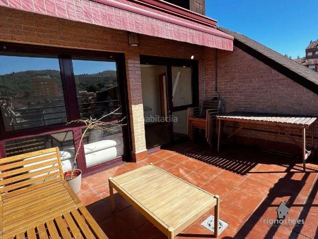 Ático en venta en Langreo, La Felguera. ATICO DE 2 DORMITORIOS CON GRAN TERRAZA, PLAZA DE GARAJE Y TRASTERO SEMINUEVO EN LA FELGUERA. OPORTUNIDAD !. Áticos.