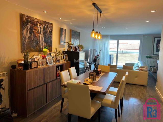 Ático en venta en León, Centro Ciudad. Precioso ático con terraza de 30 m, todo nuevo, con garaje, en Ordoño II, próximo a Guzmán. Áticos.