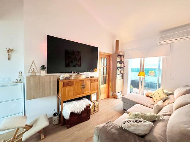 Ático en venta en Manilva, Manilva Pueblo. Ático con dos amplias terrazas y espectaculares vistas panorámicas al mar y a la montaña. Áticos.
