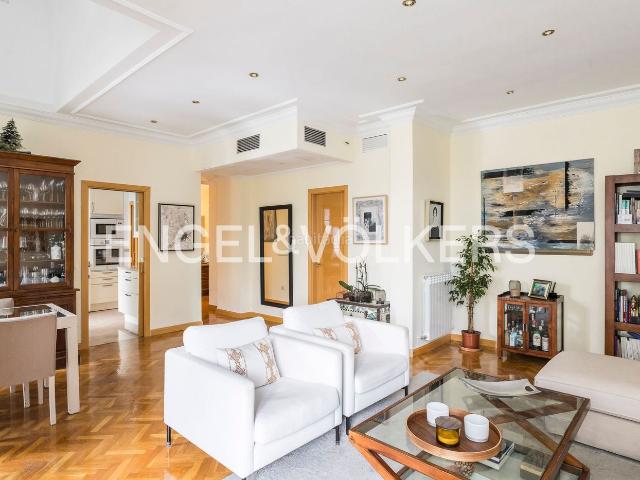 Ático en venta en Madrid, Concepción. Exclusivo Áticoduplex en zona Arturo Soria. Áticos.