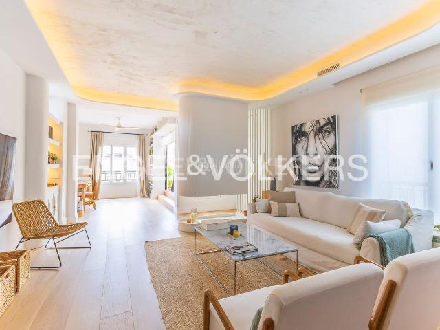 Ático en venta en Madrid, Castellana. Exclusivo ático en Salamanca Castellana con terraza privada y reforma e interiorismo de LUJO. Áticos.