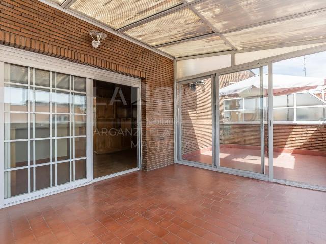 Ático en venta en Madrid, Ciudad Jardín. Piso en venta en calle Sanchez Pacheco, Madrid. Áticos.