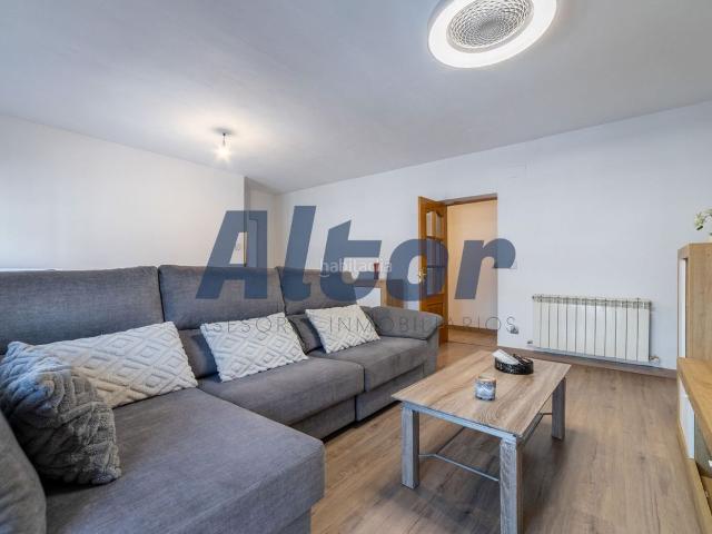 Ático en venta en Madrid, Entrevías. AMPLIA VIVIENDA REFORMADA A 5 MIN DEL CENTRO DE MADRID 6 HABITACIONES. Áticos.