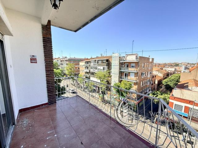 Ático en venta en Madrid, Numancia. Ático en venta en Avenida de la Albufera. Áticos.