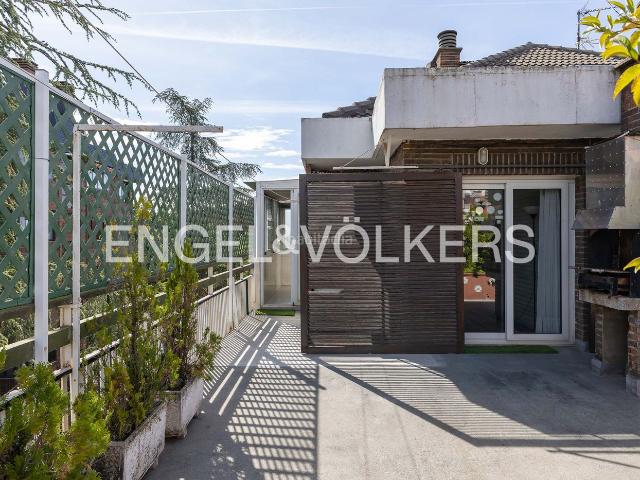 Ático en venta en Madrid, San Pascual. Ático único con piscina privada y gran terraza junto a Arturo Soria. Áticos.
