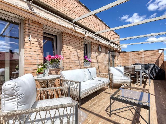 Ático en venta en Madrid, Sanchinarro. Magnífico ático en Sanchinarro. Áticos.