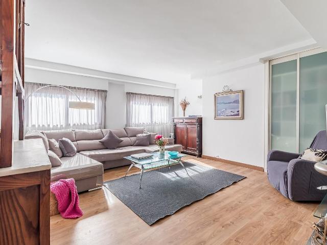 Ático en venta en Madrid, Peñagrande. Amplio, moderno y luminoso Ático en Arroyofresno Peñagrande. Áticos.