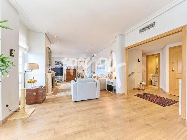 Ático en venta en Majadahonda, Monte el Pilar. Ático dúplex de lujo en venta en Majadahonda. Áticos.