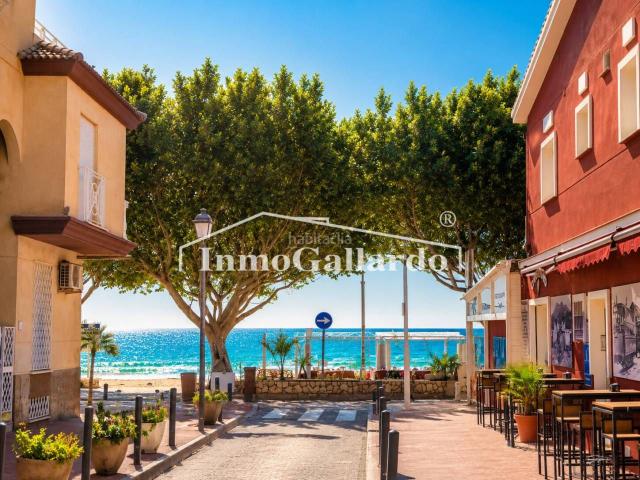 Ático en venta en Málaga, El Palo. Gran piso con terraza y muchísima luz a un paso del Paseo Marítimo de El Palo. Áticos.
