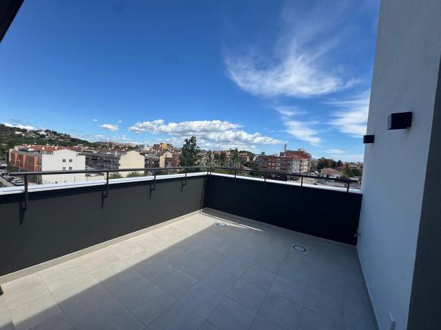 Ático en venta en Malgrat de Mar. Dúplex de obra nueva a estrenar cerca de la playa con parking y trastero incluidos. Áticos Malgrat de.