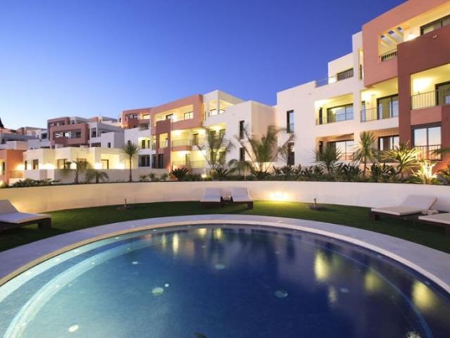 Atico en venta en Marbella con 2 dormitorios y 2 baños, con. 90m² Marbella