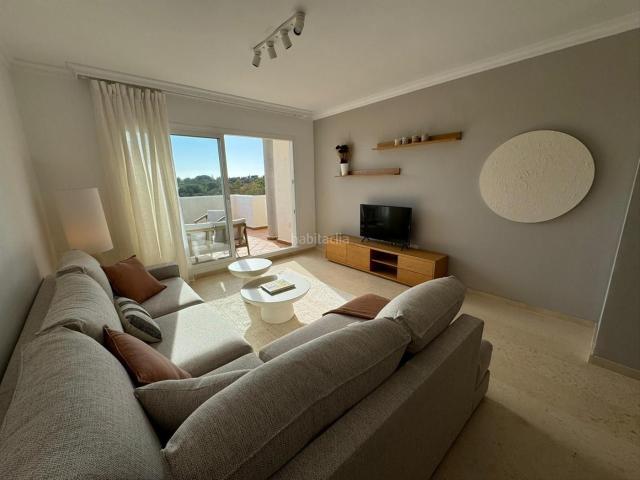 Ático en venta en Marbella, Elviria. Ático de 2 Dormitorios con Vistas Espectaculares en Elviria. Áticos.