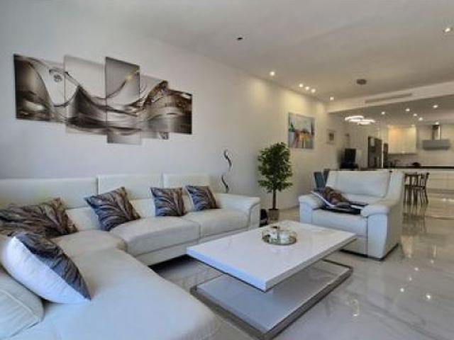 ático en Venta en Marbella. LEPV T4696