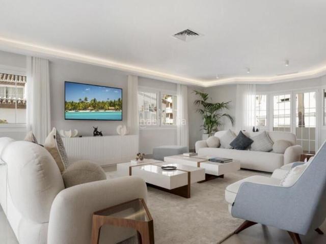 Ático en venta en Marbella, Nueva Andalucía centro. Una residencia ático emblemática en el corazón de Nueva Andalucía. Áticos.