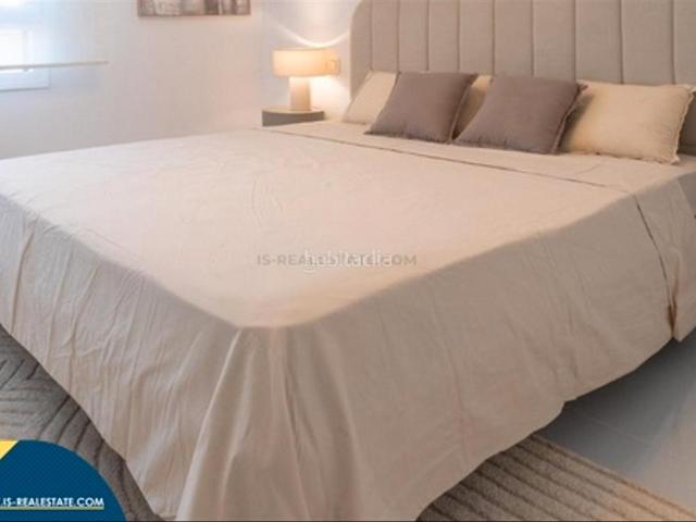Ático en venta en Marbella, Playa de la Fontanilla. Apartamentos ático renovados con terraza, en la provincia de Alicante, en la ciudad de Torrevieja, en el barrio de Playa del Cura. Áticos.
