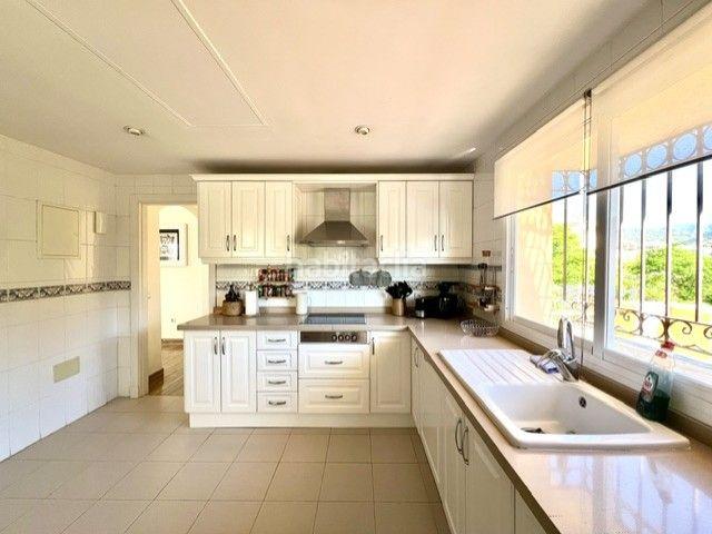 Ático en venta en Marbella, Santa María. MARAVILLOSO ÁTICO CON VISTAS ABIERTAS AL MAR. Áticos.