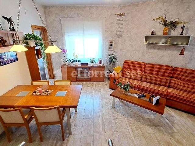 Ático en venta en Mataró, Centre. Ático con terraza en Mataró Centre. 125m 4 hab. Áticos.