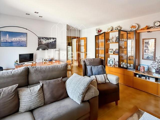 Ático en venta en Mataró, Cerdanyola Nord. Ático con terraza a nivel en Rocablanca, Mataró!. Áticos.