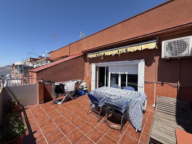 Ático en venta en Mataró, de 86 m² 3 habitaciones por 99.800