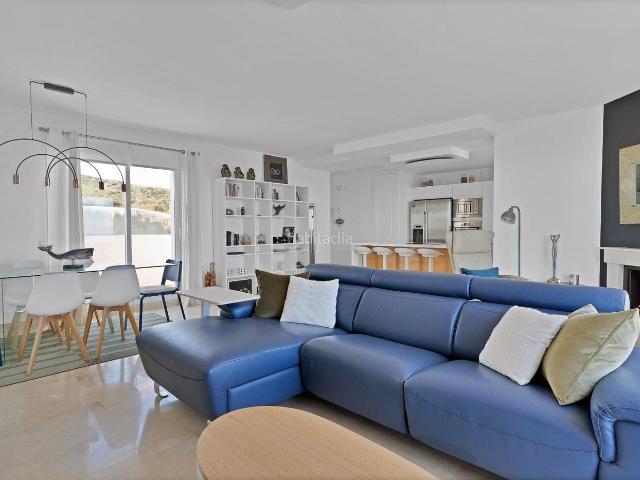 Ático en venta en Mijas, Calahonda. Calahonda Alta Impresionante Atico con Alma Vistas al Mar 360º, Sauna, Garaje, Trastero, 4 Piscinas. Áticos.