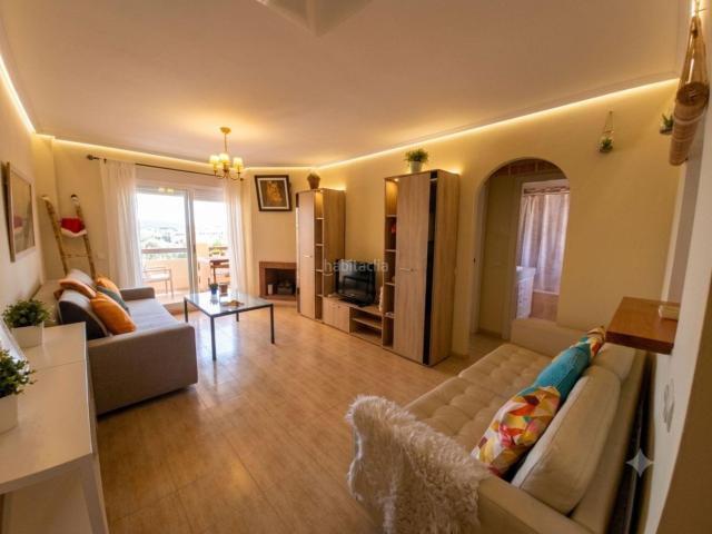 Ático en venta en Mijas, Calahonda. Ático de esquina con espectacular solárium y vistas panorámicas al mar, a un paseo de Luna Beach. Áticos.