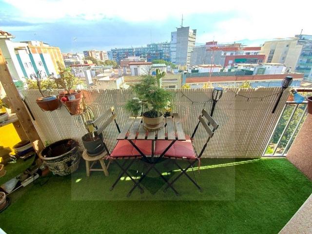 Ático en venta en avenida De Jaume I, Mollet del Vallès, de 84 m² 3 habitaciones por 177.000