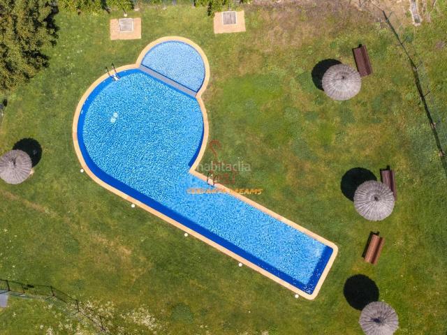 Ático en venta en Osseja Pirineos. Ático con terraza y piscina. Áticos.
