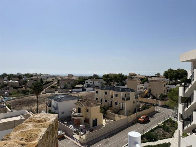 Ático en venta en Orihuela, Villamartín Las Filipinas. APARTAMENTO MODERNO EN LA ÚLTIMA PLANTA CON VISTAS AL MAR. Áticos.