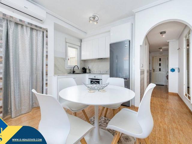 Ático en venta en Orihuela, Zeniamar Horizonte La Campana. Ático con piscina comunitaria en la provincia de Alicante, en Orihuela Costa. 2 habitaciones 75 m² A 500 metros del mar. Áticos.