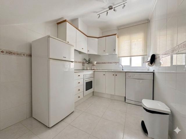 Ático en venta en Orihuela, La Florida. Descubra esta acogedora vivienda situada en la prestigiosa urbanizacioacutenampnbspLa Florida, una de las zonas residenciales maac. Áticos.