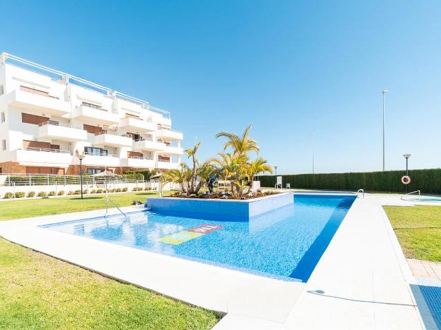 Ático en venta en Orihuela, Lomas de Cabo Roig Los Dolses. iquestTe apetece una azotea privada de 52 msup2 con vistas al mar? iexclEste piso listo para entrar a vivir te estaacute esperand. Áticos.