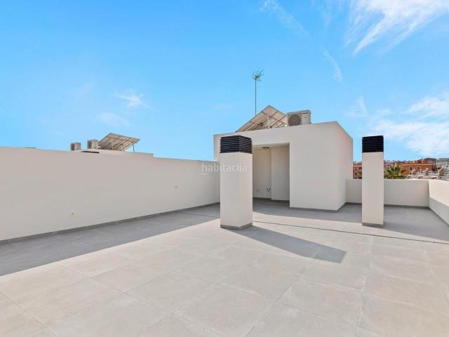 Ático en venta en Orihuela, Los Almendros. ÁTICO A ESTRENAR SOLARIUM PRIVADO 95m2 EN VILLAMARTIN. Áticos.