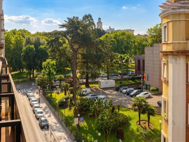 Ático en venta en Oviedo, Parque San Francisco Uría. ÁTICO DÚPLEX CON GRAN TERRAZA Y PRECIOSAS VISTAS EN EL CENTRO DE OVIEDO. Áticos.