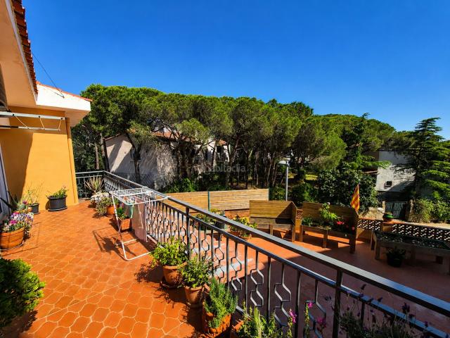 Ático en venta en Palamós, Sant Joan Vilarromà Costa Brava. Gran piso con 5 habitaciones, 2 baños, gran terraza y lavadero. Áticos.
