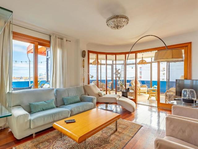 Ático en venta en Palmas de Gran Canaria Las, Santa Catalina Canteras. Ático con vistas en C Ruiz de Alda. Áticos Palmas de Gran Canaria.